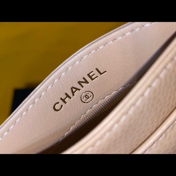 NWT CHANEL CARD HOLDER - Picture 4 of 15